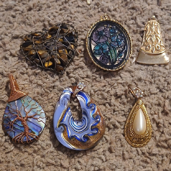 Colorful Assorted Pin Collection - Picture 5 of 9
